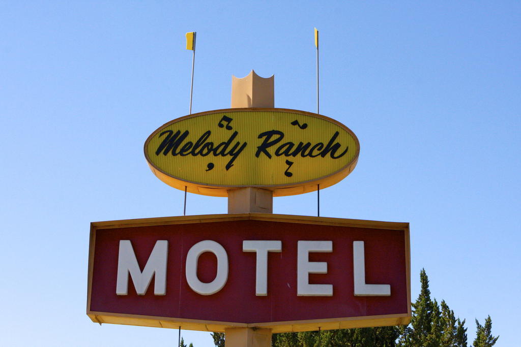 Melody Ranch Motel Paso Robles Extérieur photo